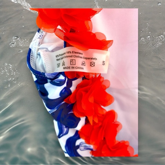 NEW Blue & White Porcelain Petal Sleeve Swimsuit Size Small w/ Sarong OS - Picture 9 of 12